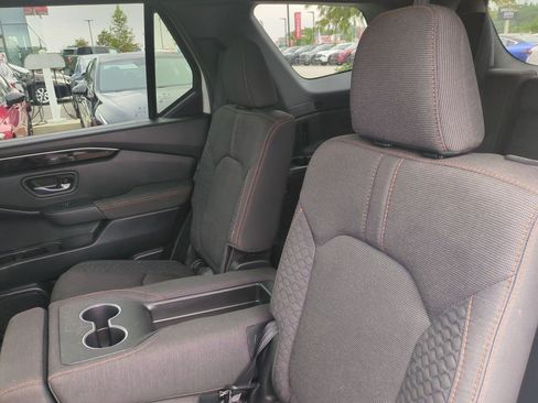 Used 2025 Honda Pilot Sport image 30