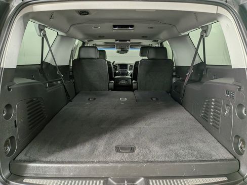Used 2019 Chevrolet Suburban Premier image 10