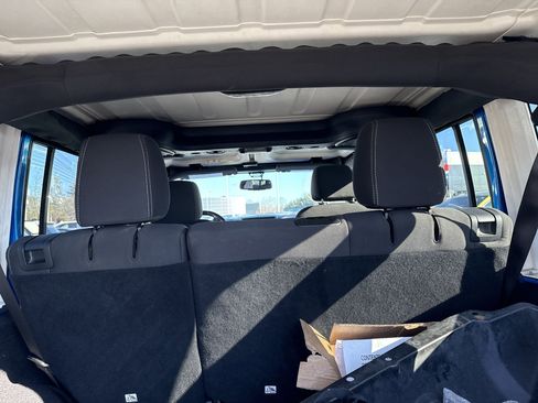 Used 2015 Jeep Wrangler Unlimited Sahara w/ Max Tow Package image 15