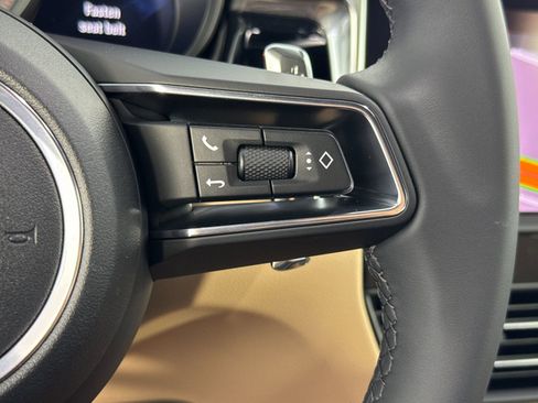 New 2026 Porsche Macan AWD/4WD image 28