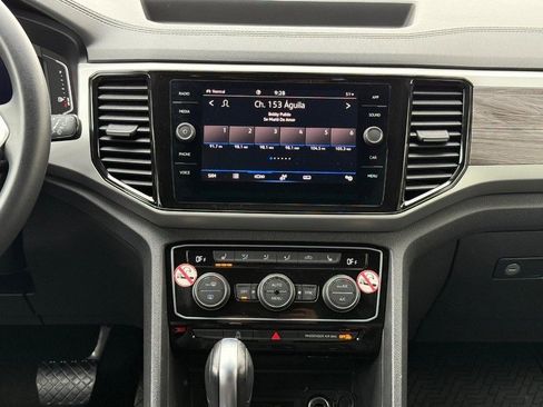 Used 2023 Volkswagen Atlas Cross Sport SE image 11