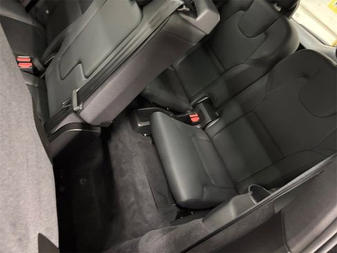Certified 2025 Volvo XC90 B5 Plus w/ Protection Package Premier image 15