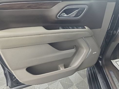 Used 2021 Chevrolet Suburban LT AWD/4WD image 11