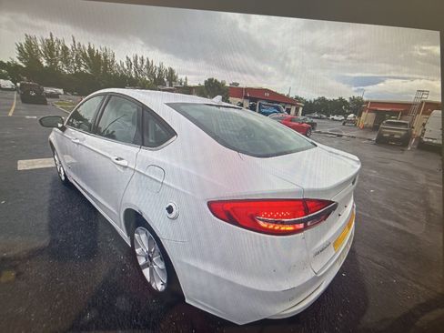 Used 2019 Ford Fusion SE image 17