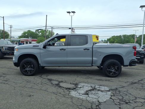 Used 2024 Chevrolet Silverado 1500 LT Trail Boss w/ Convenience Package II AWD/4WD image 4