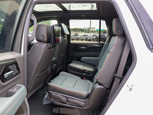 New 2026 GMC Yukon AT4 w/ AT4 Premium Plus Package AWD/4WD image 13