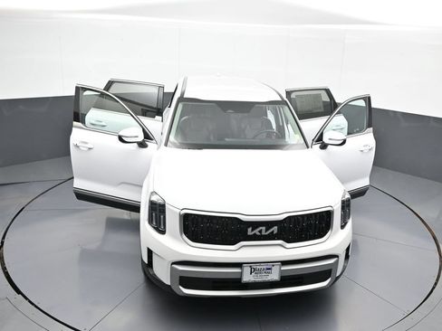 Used 2024 Kia Telluride LX AWD/4WD image 46