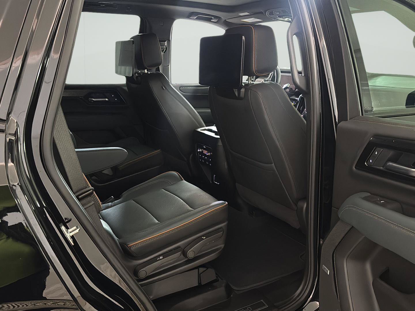 Certified 2026 GMC Yukon AT4 w/ AT4 Premium Plus Package AWD/4WD image 20