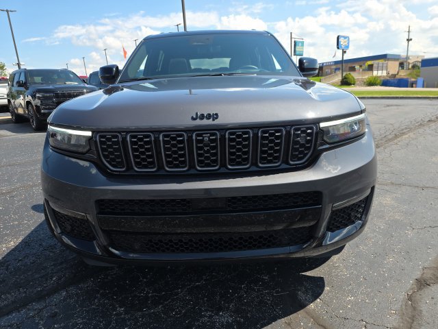 Used 2024 Jeep Grand Cherokee L Summit AWD/4WD image 10