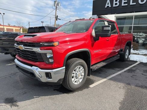 Used 2024 Chevrolet Silverado 2500 LT w/ Convenience Package image 4