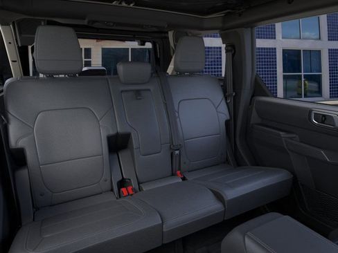 New 2025 Ford Bronco Outer Banks w/ Sasquatch Package image 12