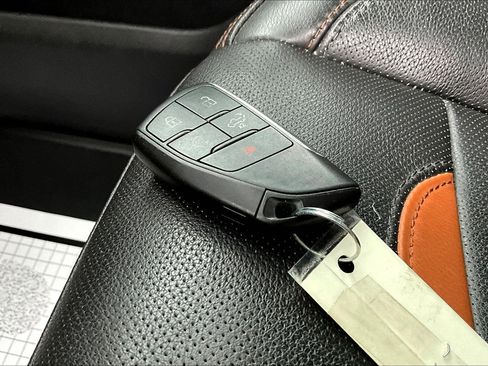 Certified 2022 GMC Sierra 1500 AT4 w/ AT4 Premium Package image 11