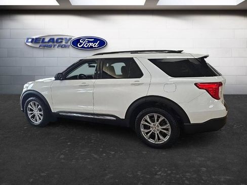 Used 2020 Ford Explorer XLT w/ Equipment Group 202A AWD/4WD image 3