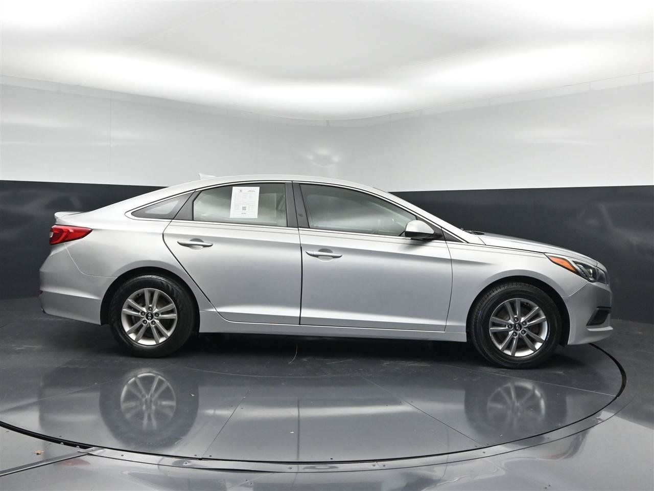 Used 2016 Hyundai Sonata SE FWD image 4
