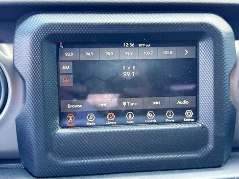 Used 2022 Jeep Wrangler Unlimited Sport AWD/4WD image 16
