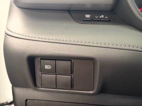 Used 2022 Toyota Highlander L FWD image 26
