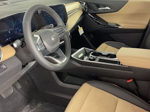 New 2025 Chevrolet Equinox ACTIV image 11