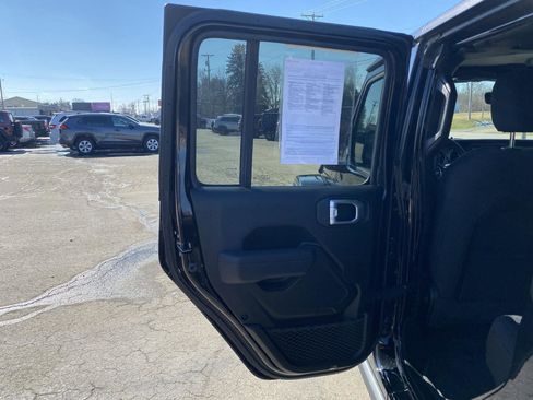 Used 2022 Jeep Gladiator Willys image 20