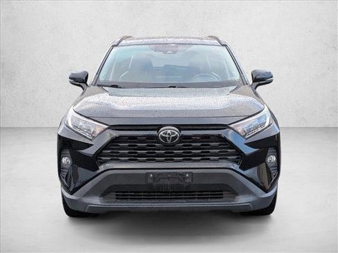 Used 2020 Toyota RAV4 XLE Premium image 2