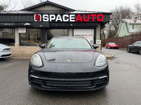 Used 2018 Porsche Panamera 4S image 2