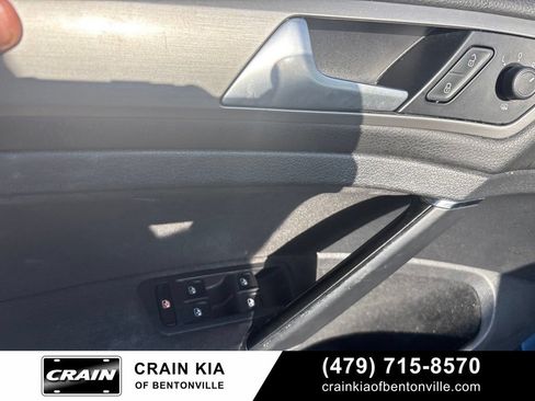 Used 2016 Volkswagen Golf S FWD image 9