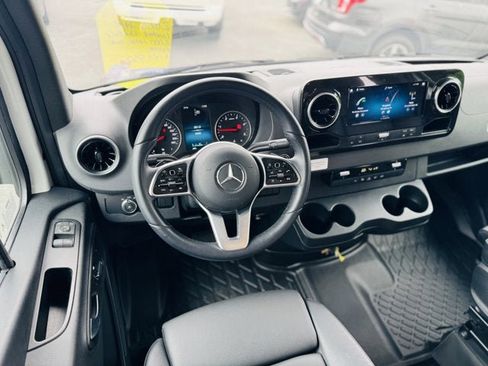 Used 2022 Mercedes-Benz Sprinter 3500 image 53