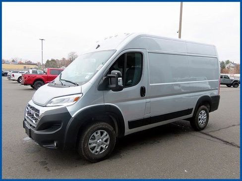 New 2026 RAM ProMaster 2500 w/ Quick Order Package 22G SLT image 2
