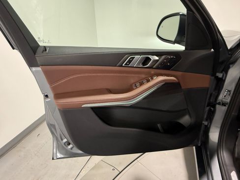 Used 2024 BMW X7 xDrive40i image 19