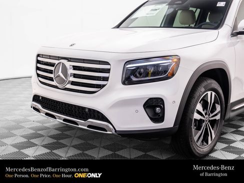 New 2025 Mercedes-Benz GLB 250 4MATIC image 35