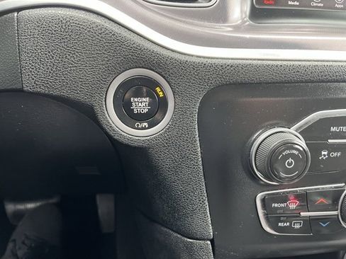 Used 2019 Dodge Charger SXT image 21