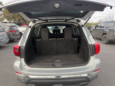 Used 2019 Nissan Pathfinder SV image 10
