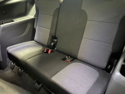 Used 2020 Chevrolet Traverse LT image 7