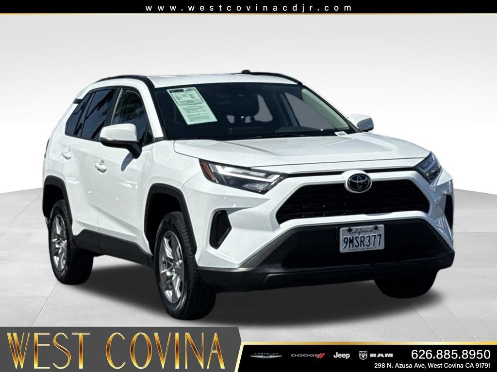 Used 2024 Toyota RAV4 XLE FWD image 2