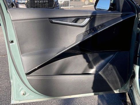 Used 2023 Kia Niro EX Touring image 18