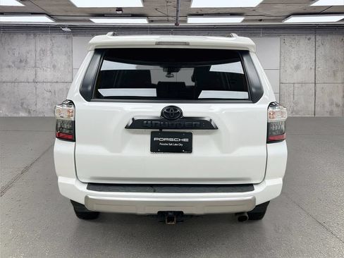 Used 2023 Toyota 4Runner TRD Off-Road Premium w/ Moonroof Package AWD/4WD image 10