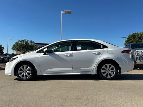 New 2026 Toyota Corolla LE FWD image 2