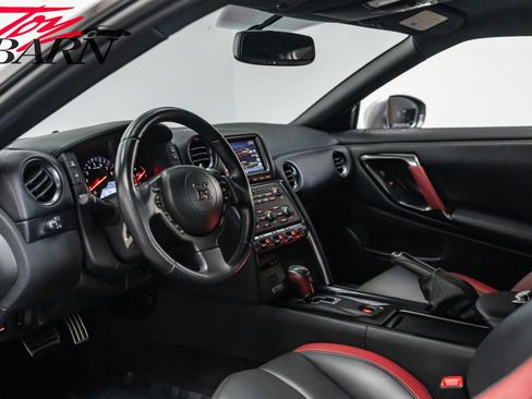 Used 2013 Nissan GT-R Black Edition image 48