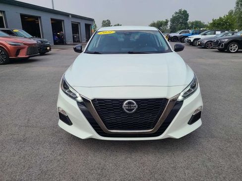 Used 2021 Nissan Altima 2.5 SR FWD image 3
