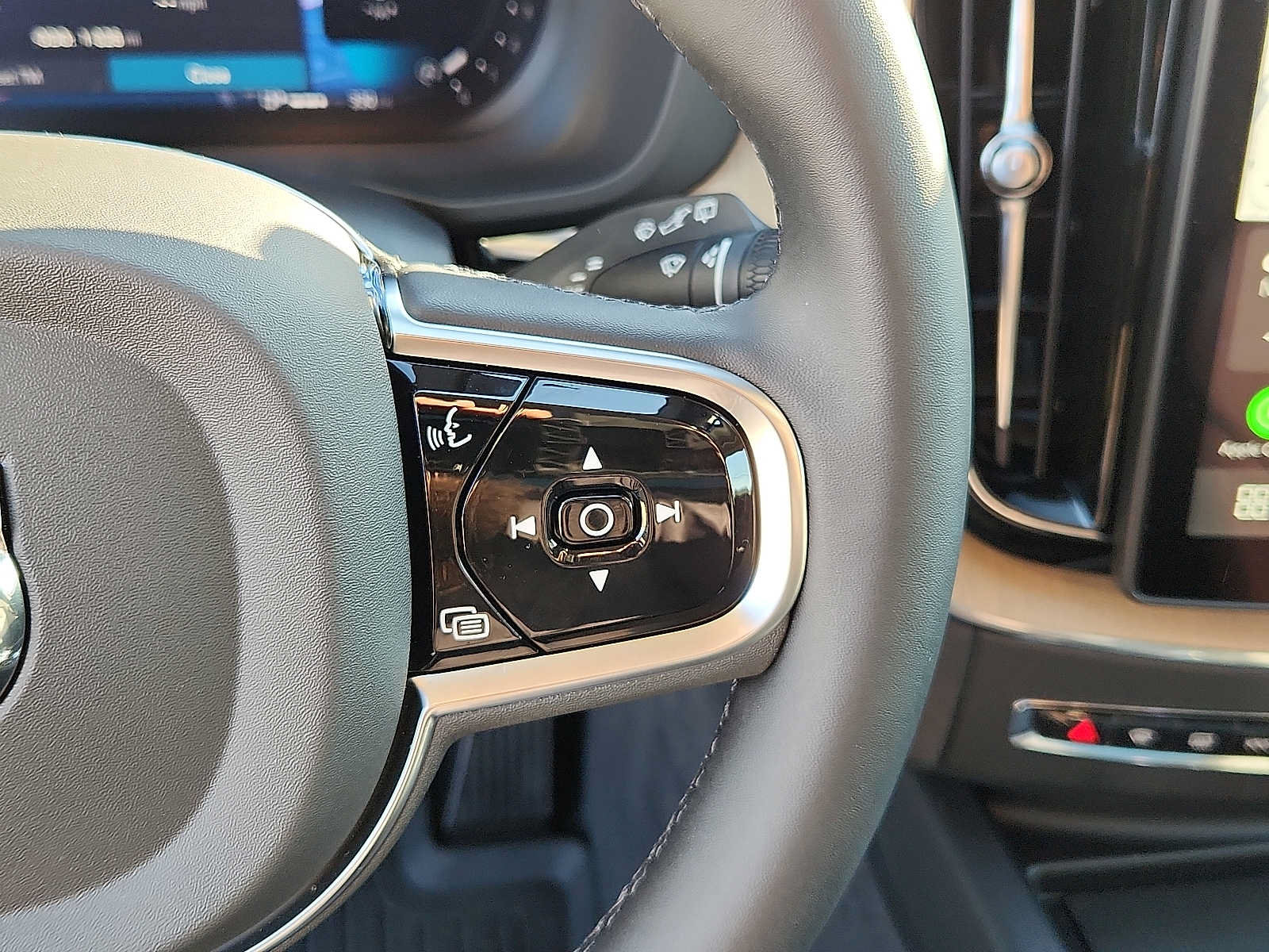 Used 2027 Volvo XC60 B5 Core AWD/4WD image 20
