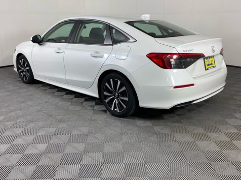 Used 2023 Honda Civic EX image 9