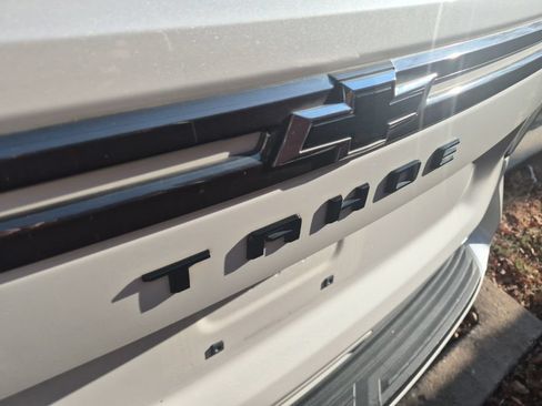 Used 2022 Chevrolet Tahoe Z71 w/ Luxury Package AWD/4WD image 19