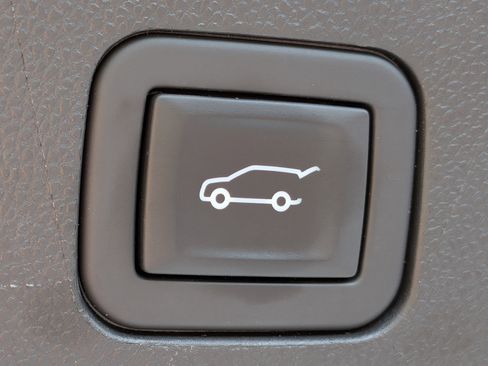 Certified 2024 Cadillac Escalade Premium Luxury w/ LPO, Floor Liner Package AWD/4WD image 19