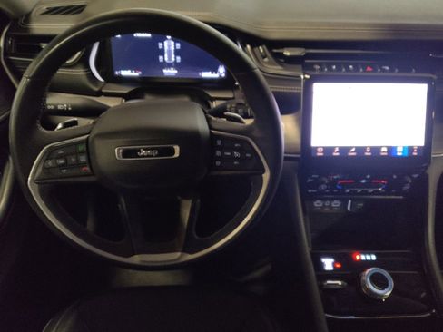 Used 2023 Jeep Grand Cherokee Limited image 22