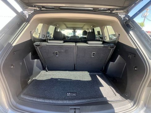 Certified 2025 Volkswagen Atlas SE image 4