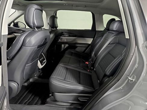 Used 2025 Lincoln Nautilus Reserve AWD/4WD image 11