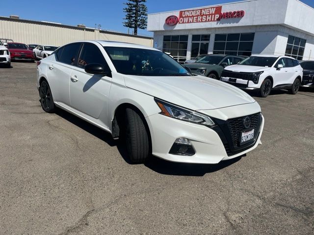 Used 2022 Nissan Altima 2.5 SR w/ Midnight Edition Package FWD image 8