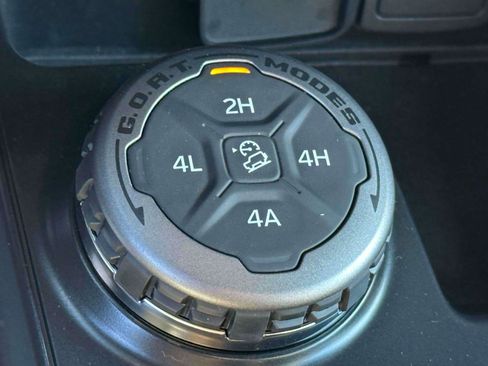 Used 2025 Ford Bronco Badlands w/ Sasquatch Package image 23