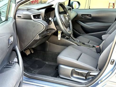 Certified 2025 Toyota Corolla LE FWD image 10