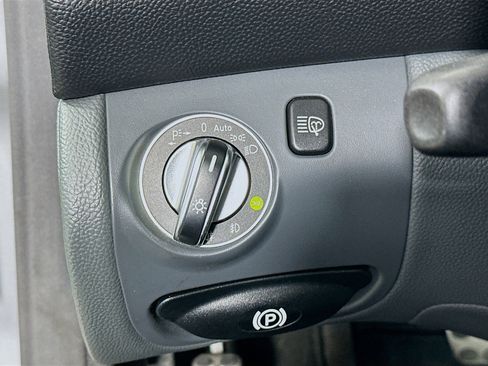 Used 2004 Mercedes-Benz SL 500 image 16