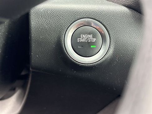 Used 2023 GMC Terrain SLE w/ Driver Convenience Package FWD image 16